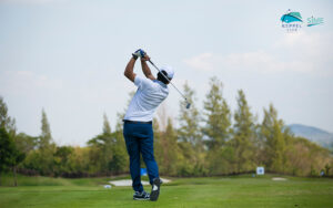 Golfers-hit-sweeping-public-golf-course