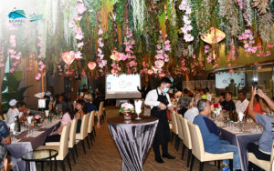 Group-of-colleagues-celebrating